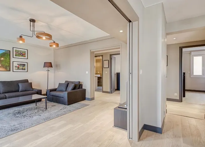 Le Gambetta - T3 Standing Avec Parking, Wifi, Netflix * 拉瓦勒